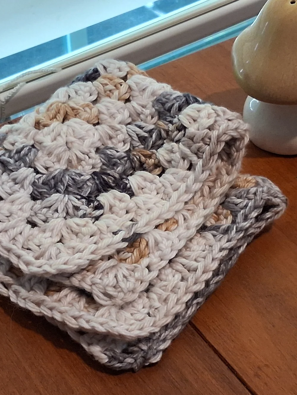 Cottagecore Cotton Washcloth – Granny Square Face Cloth in Soft Neutrals